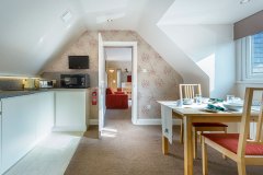 SELF-CATERING-FEB21_jpgLO_04_1920x1280